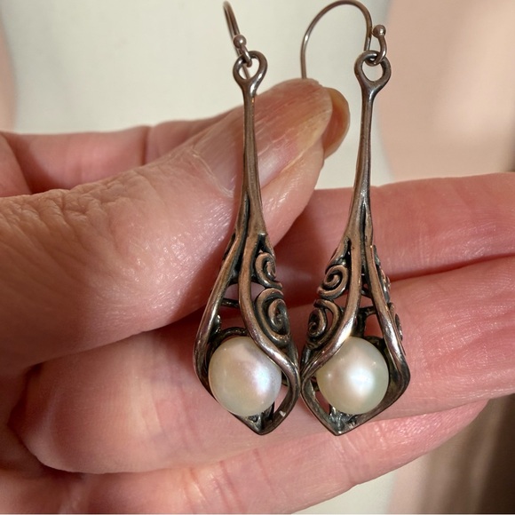 Estate Jewelry - Noa Zuman Israel Sterling silver Filagree Cala Lilly real pearl drop earrings